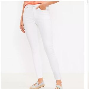 LOFT Modern Skinny 27/4 White Ankle Jeans